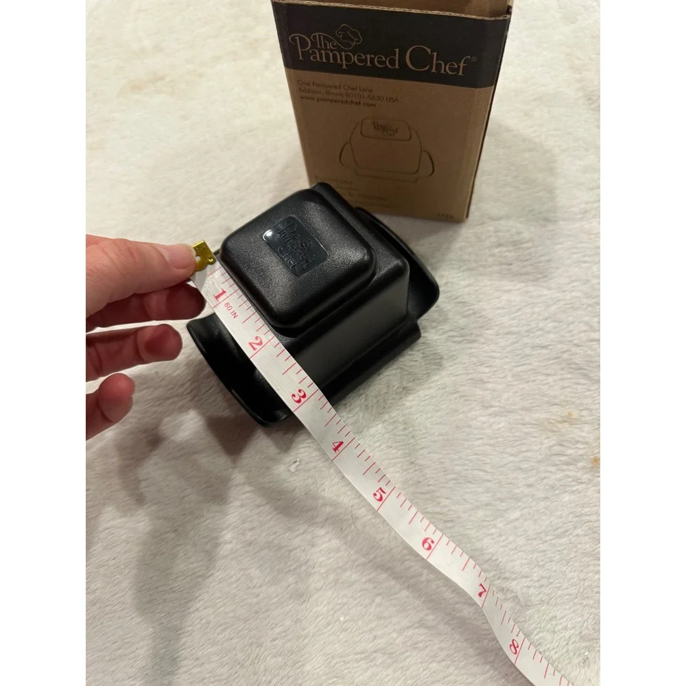 Pampered Chef Food Holder 1124 Black Mandoline Slicer Safety Guard Replacement